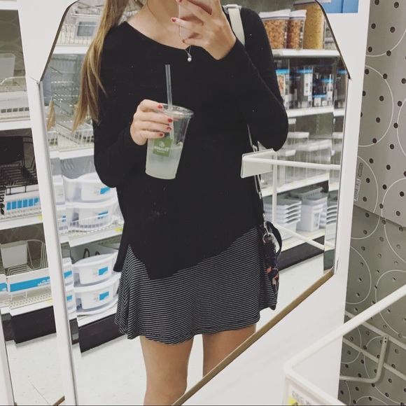 Meet The Posher 🌸🛍👋🏻 - Picture 3 of 8